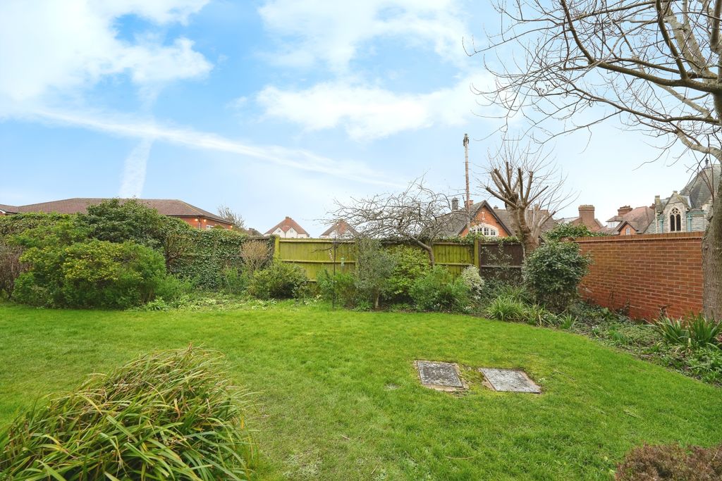 Additional image 16 of 1 bed flat for saleSt. Marys Road, Evesham, Worcestershire WR11