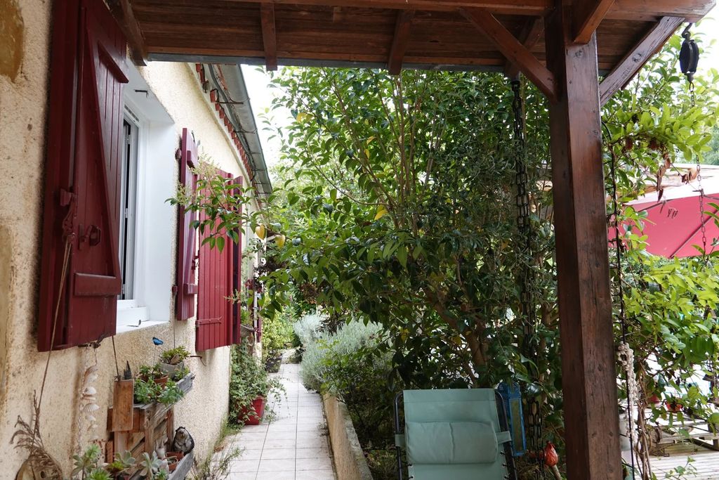 Property photo 3 of 43