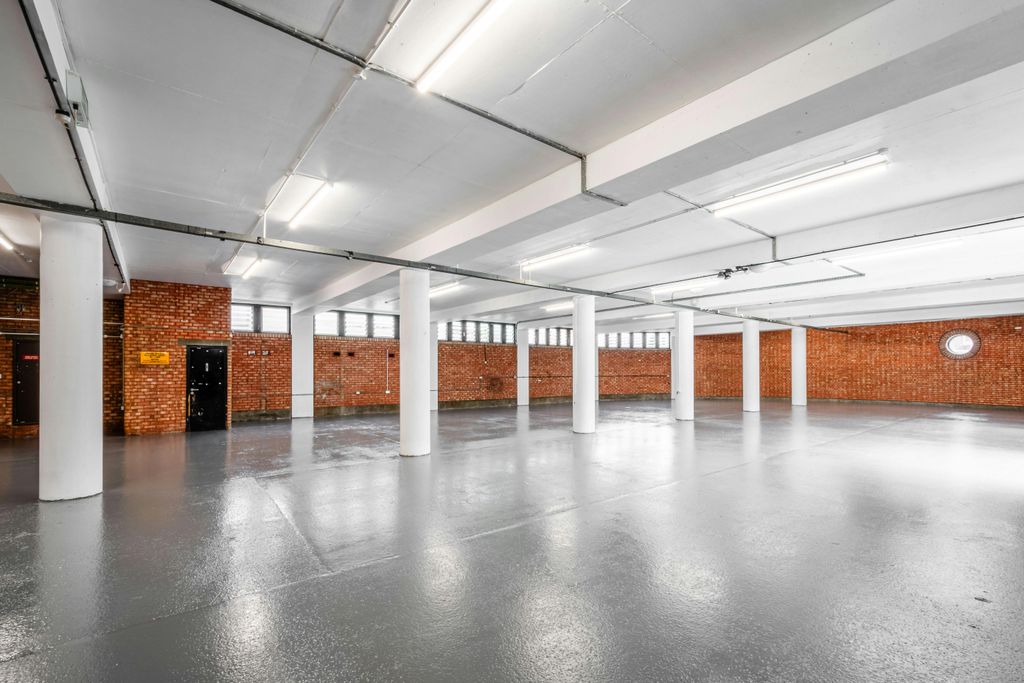 Property photo 3 of 13 Bayford St Business Centre U1 - Low Res 1.Jpg