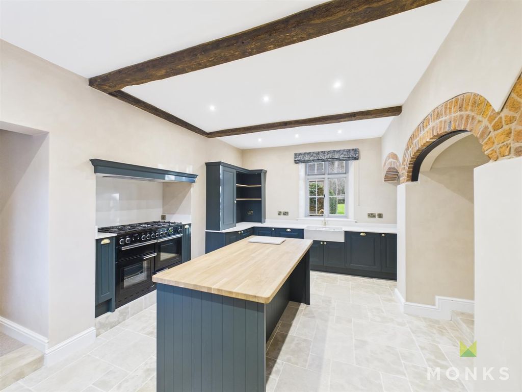 Property photo 2 of 28 Cam05160G0-Pr0039-Still013.Jpg