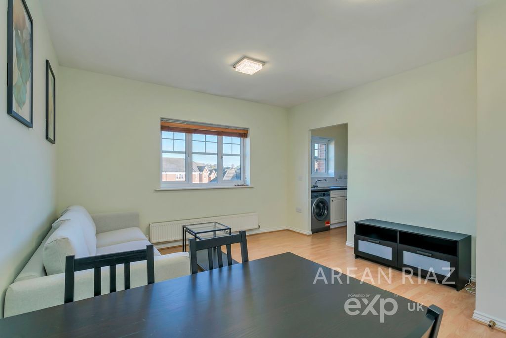 Property photo 3 of 11