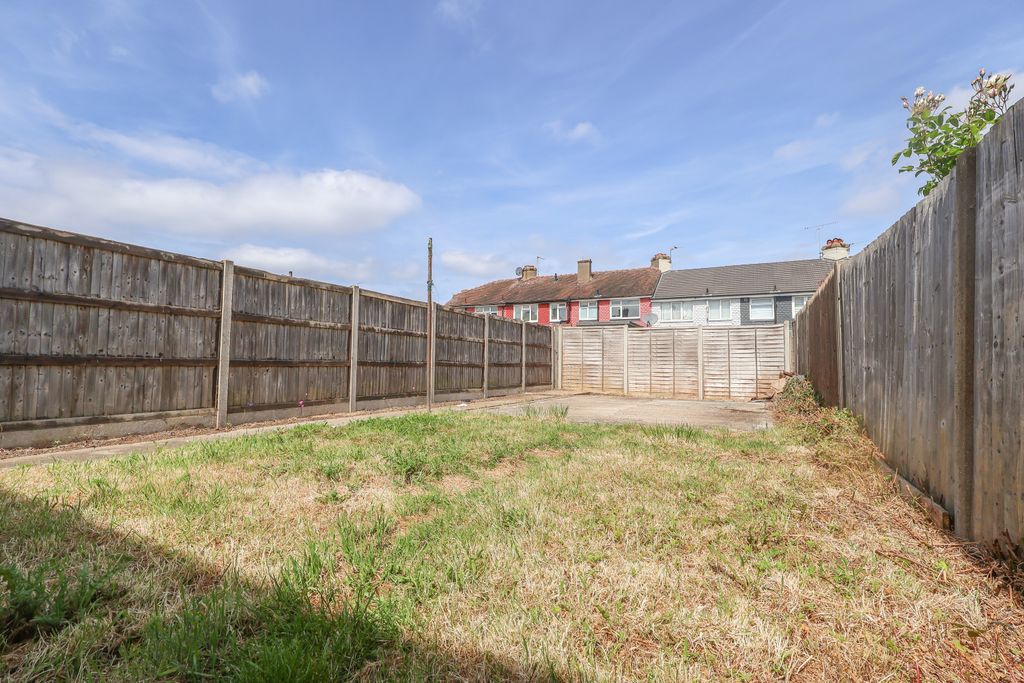Property photo 2 of 9