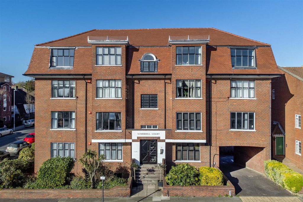 Property photo 1 of 11 Exterior