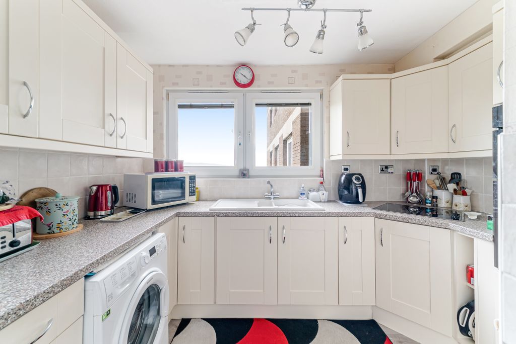 Property photo 3 of 24 Gallery