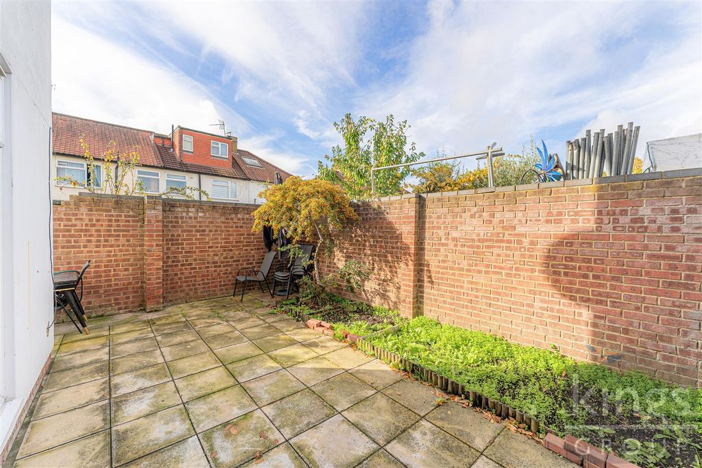 Property photo 2 of 18