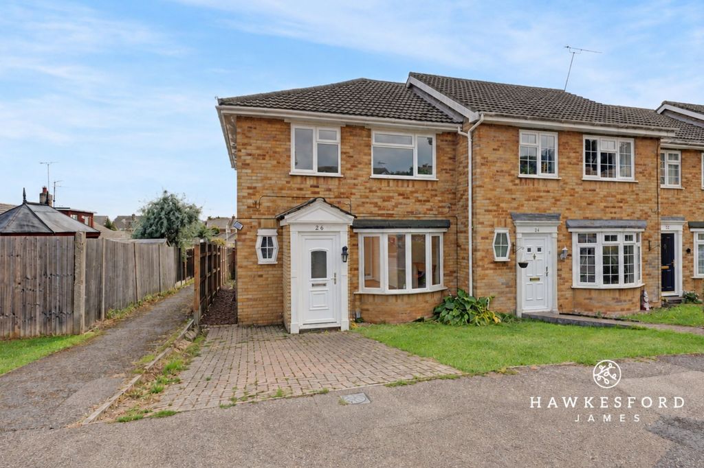 Property photo 1 of 15 Gibbons Road, Sittingbourne - Front