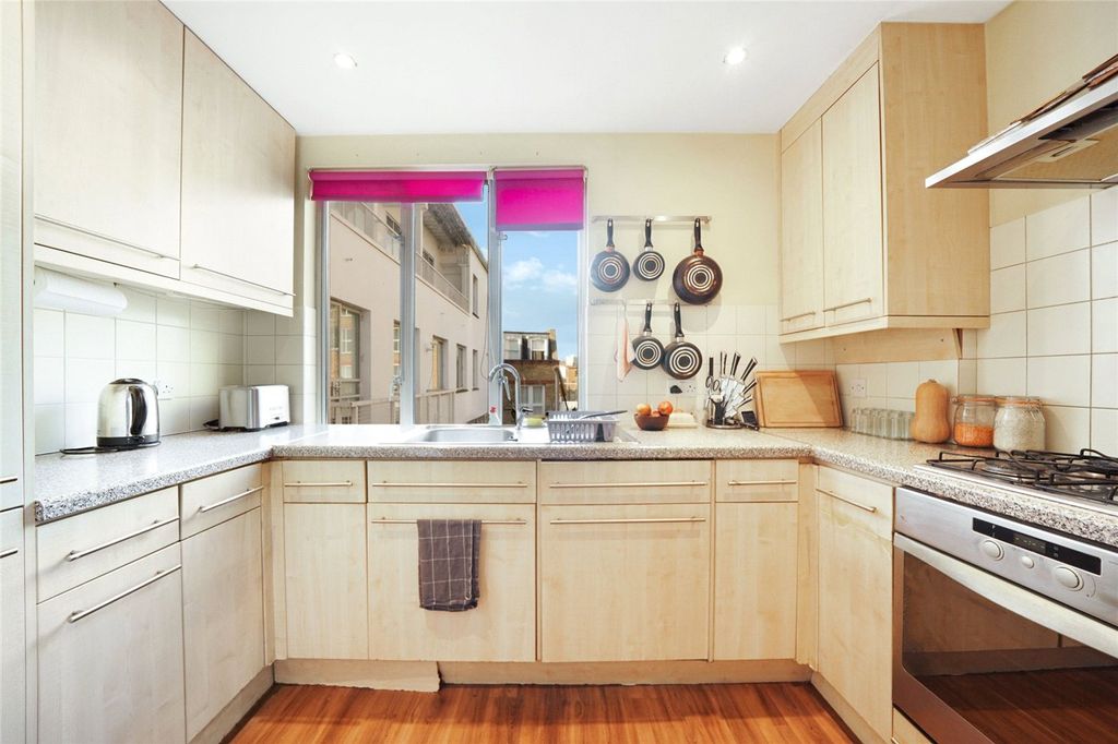 Property photo 3 of 15 Picture No. 14