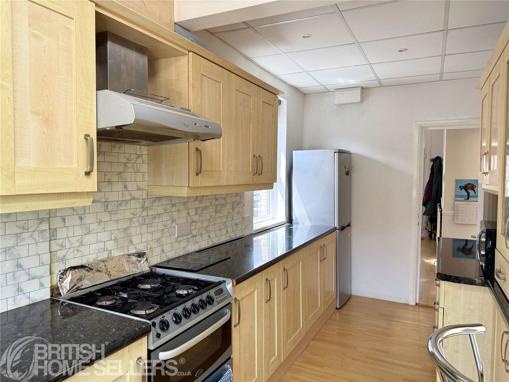 Property photo 3 of 14 Picture No. 06