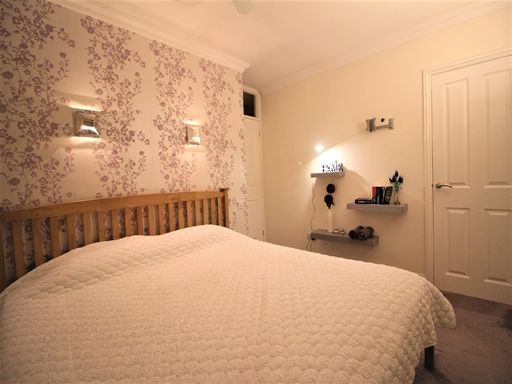 Property photo 2 of 12 Room 1