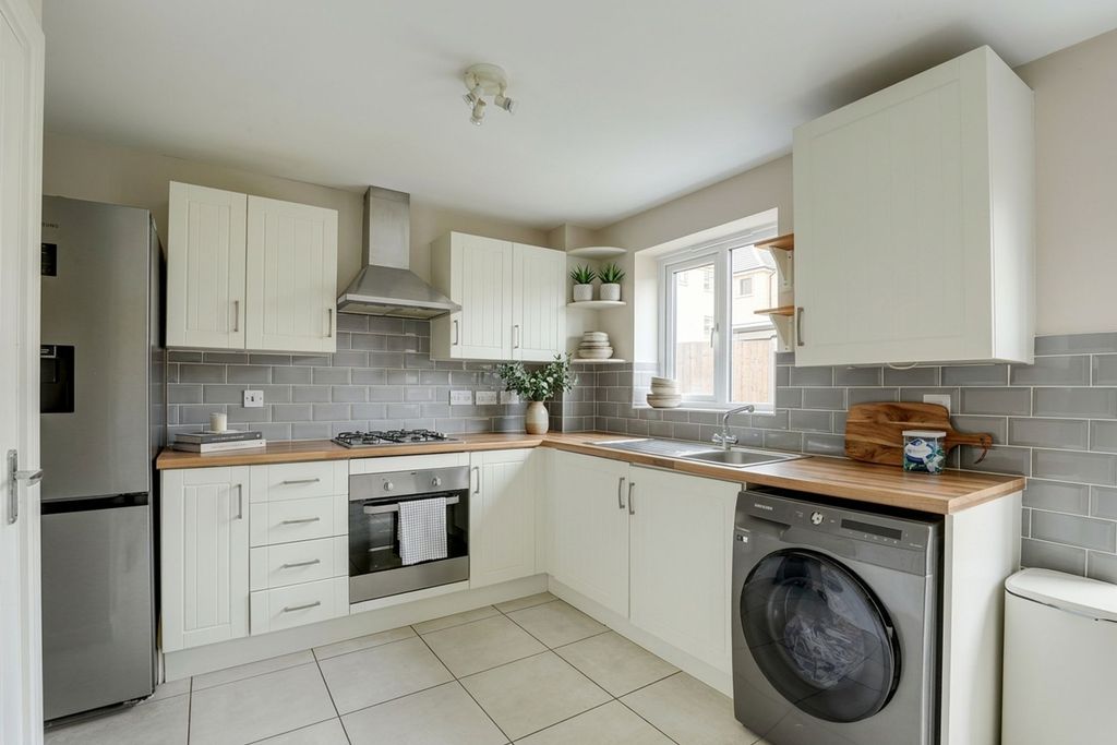 Property photo 3 of 26