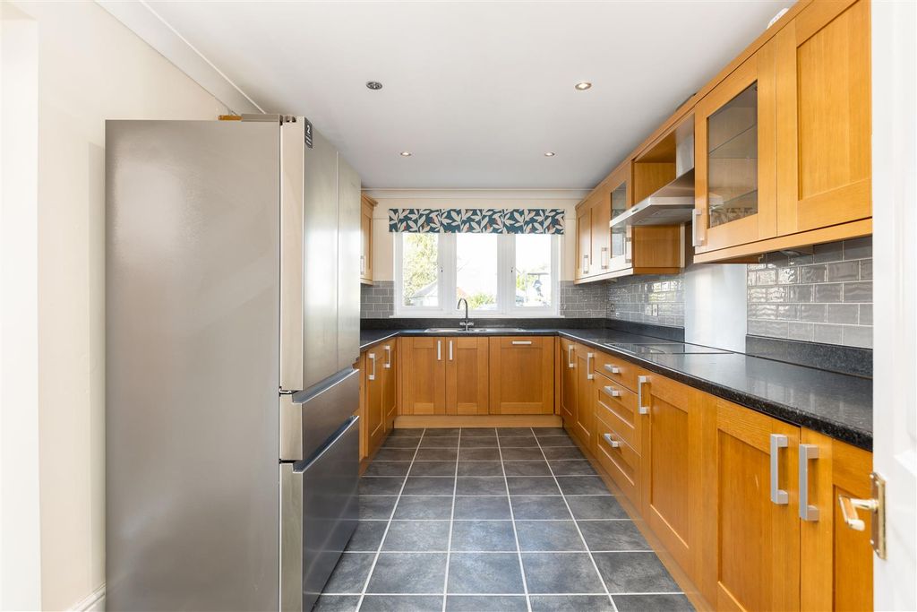 Property photo 2 of 16 Kitchen