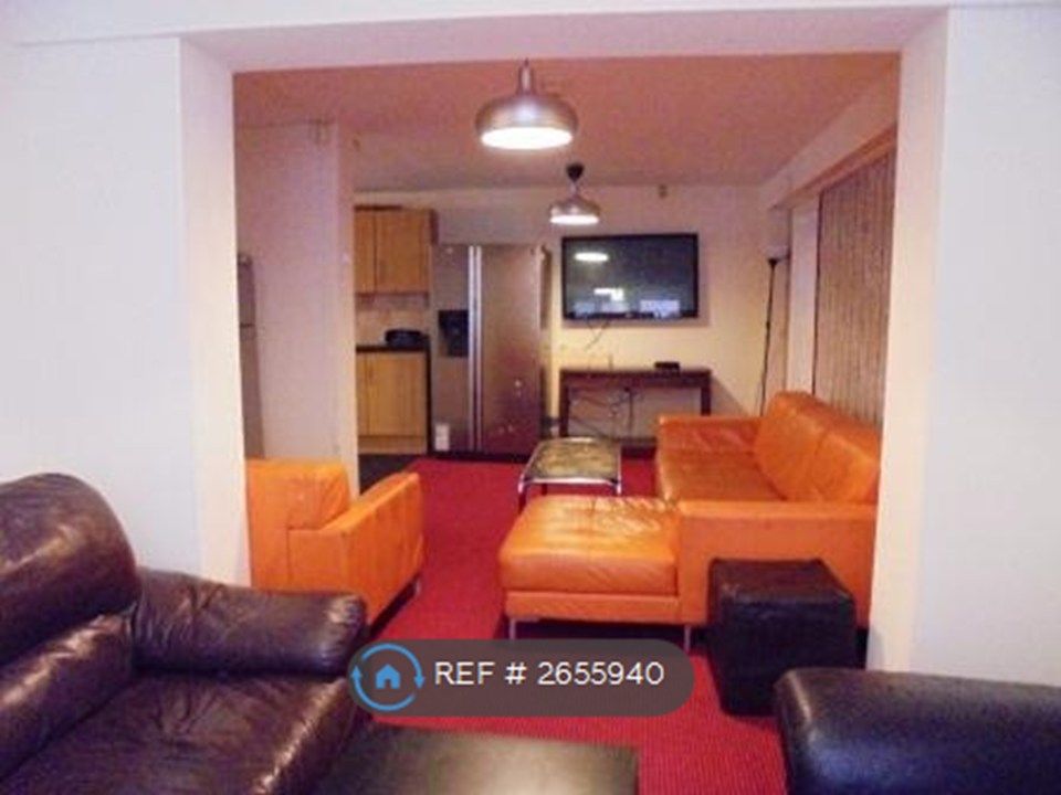 Property photo 2 of 17