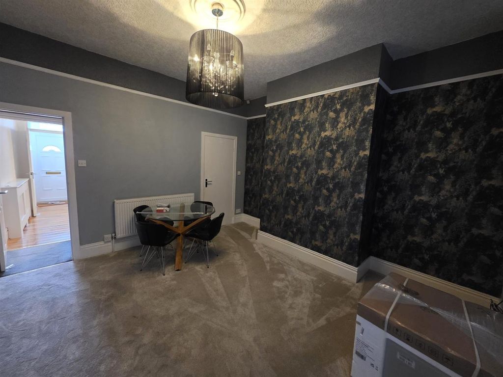 Property photo 2 of 6 3ce08671-86Dd-4B7F-8534-3ba5Cac9B41d.Jpg