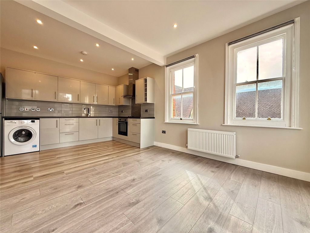 Property photo 2 of 14 Picture No. 16