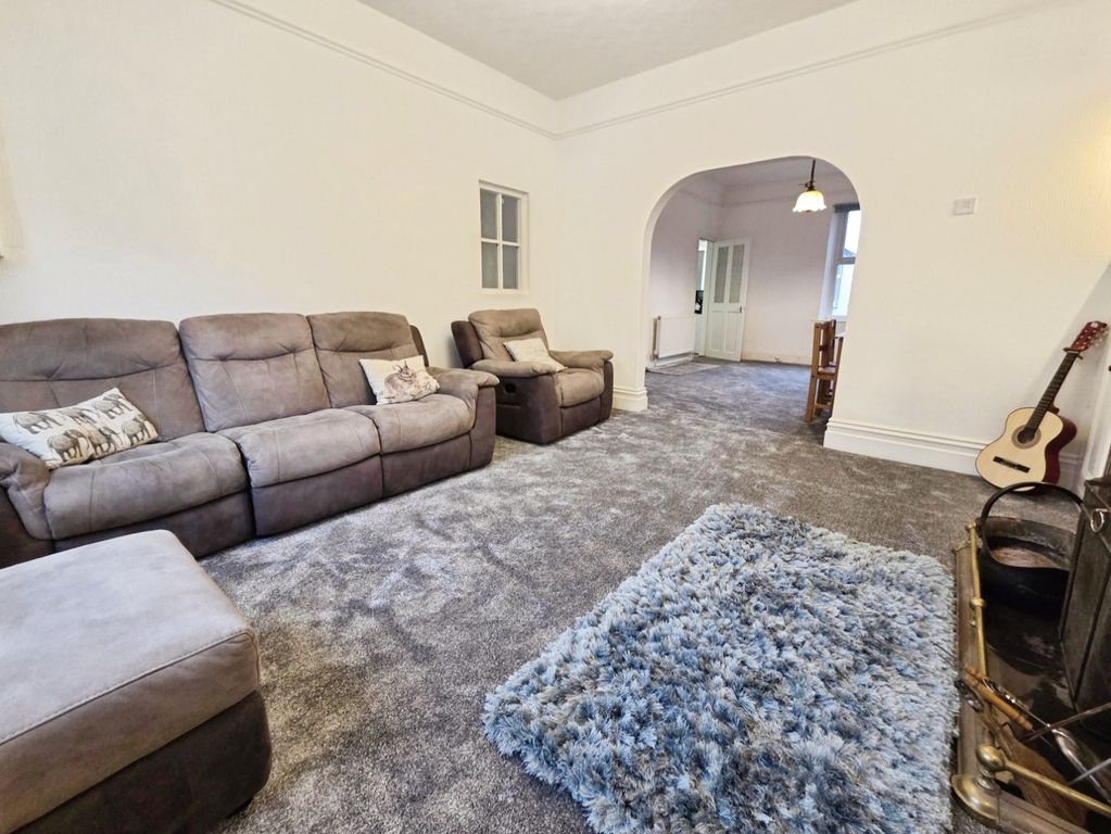 Property photo 3 of 20 Pbox-Img.Jpg