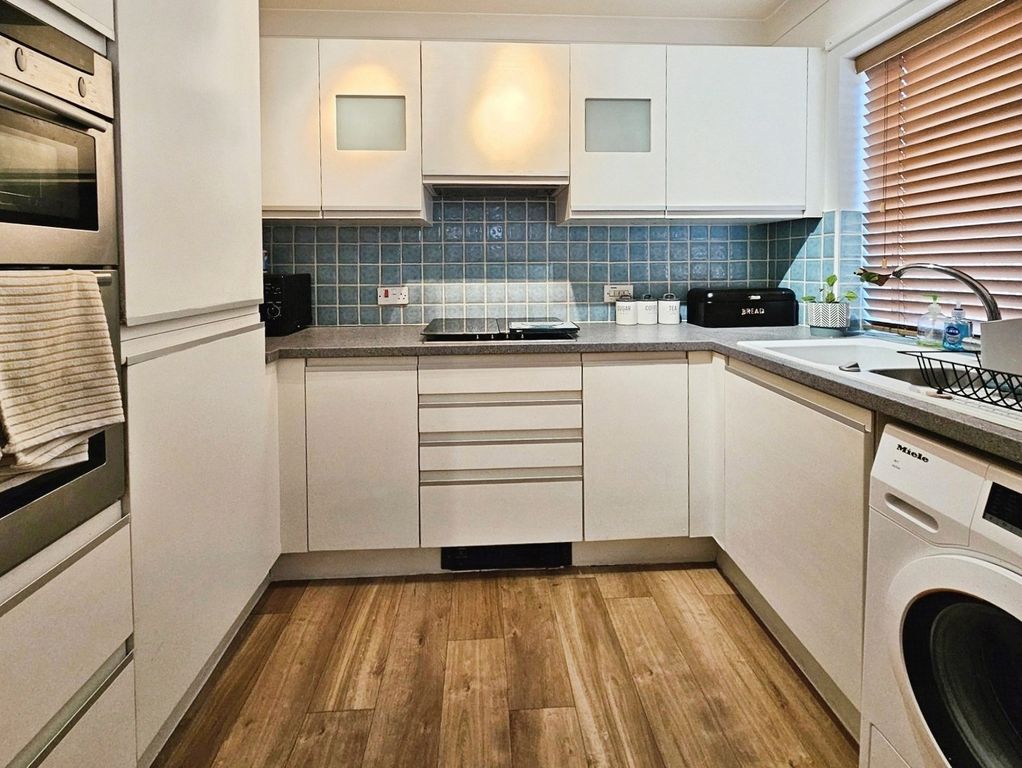 Property photo 3 of 8 Pbox-Img.Jpg