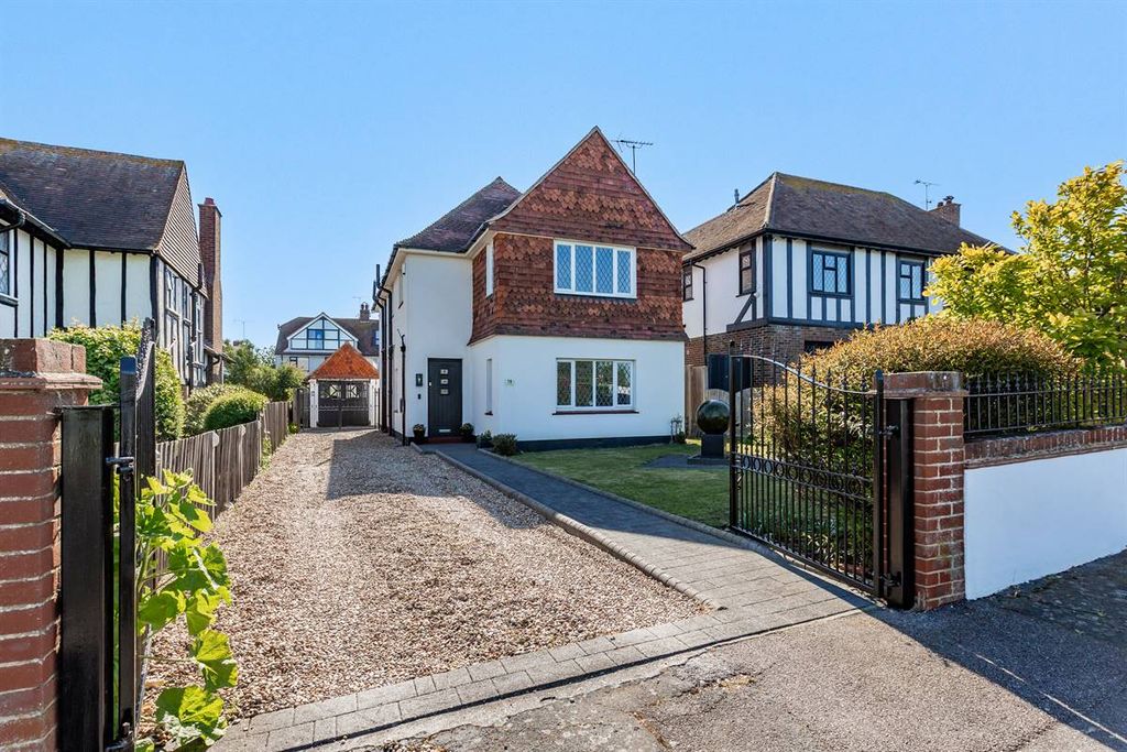 Property photo 1 of 31