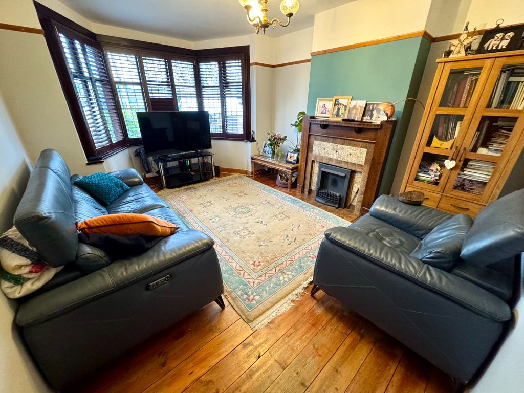 Property photo 3 of 20 3910184