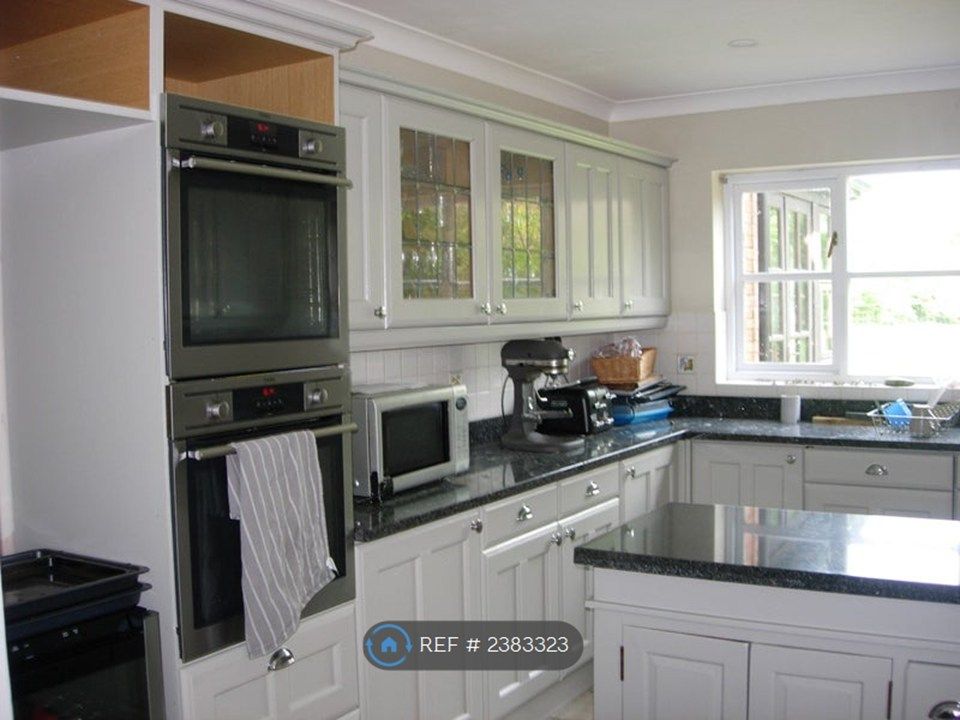 Property photo 3 of 5 Kitchen