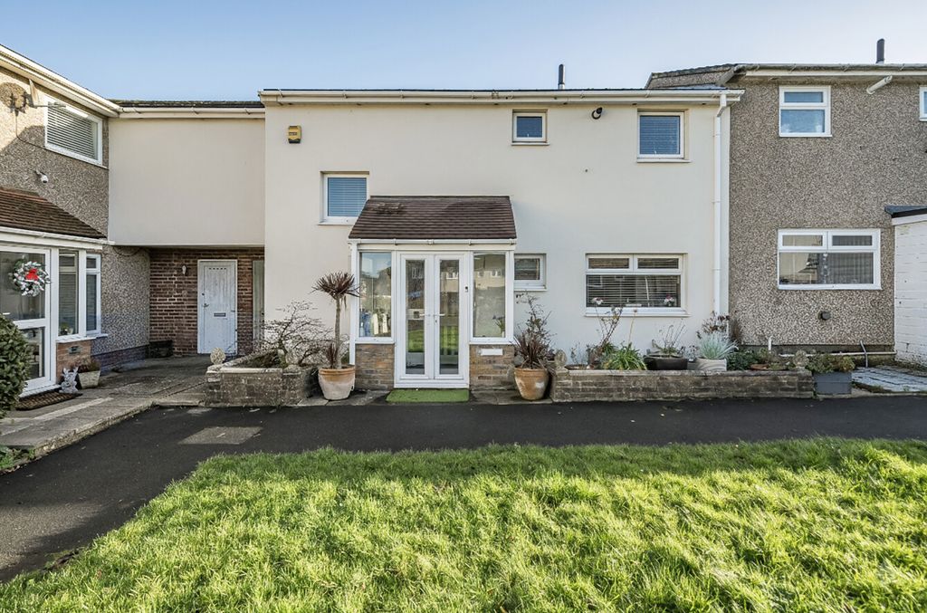 Property photo 1 of 18 1389420-20-694536...