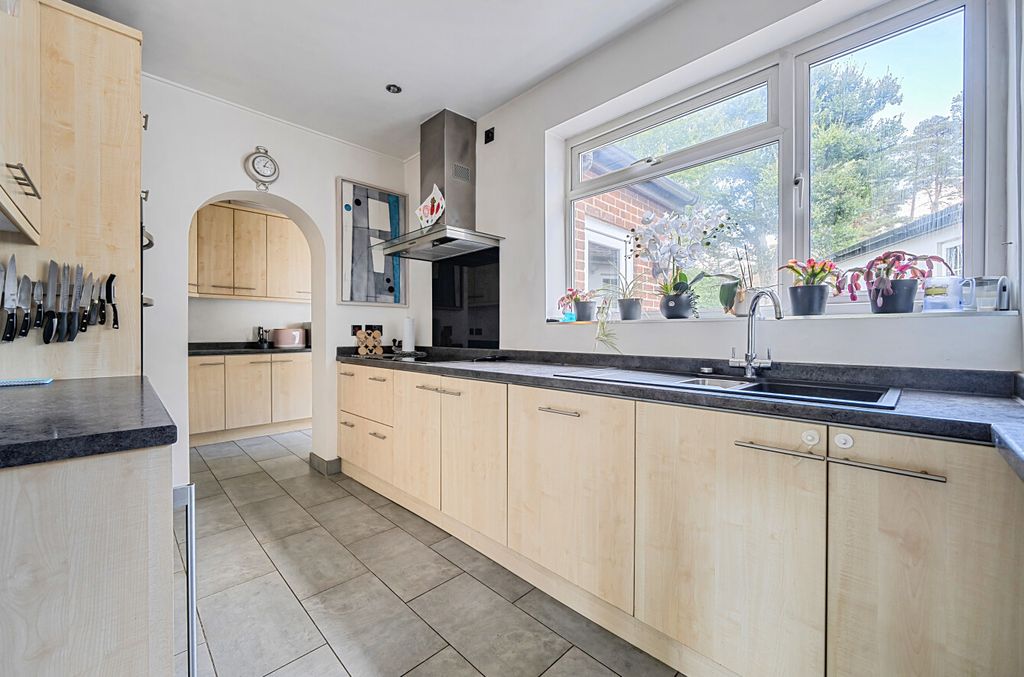 Additional image 8 of 4 bed detached house for saleHatch Ride, Crowthorne, Berkshire RG45