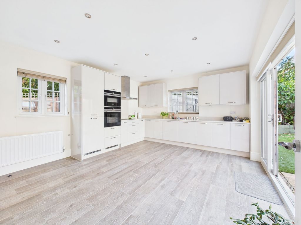 Property photo 3 of 26