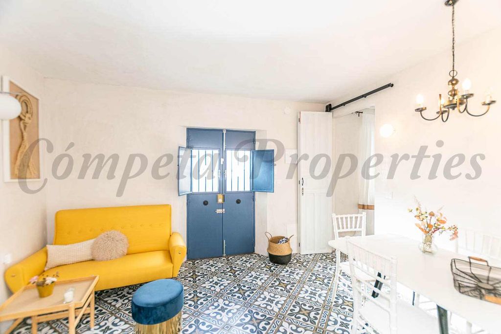 Property photo 3 of 12