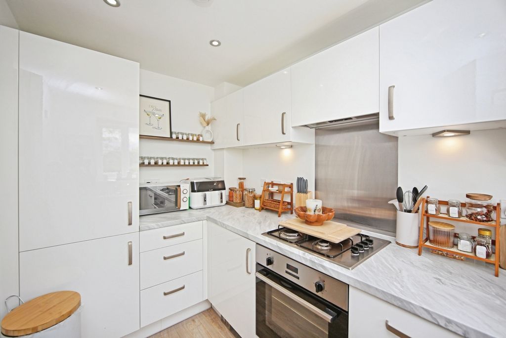 Property photo 3 of 14 Pbox-Img.Jpg