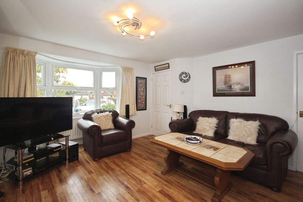 Property photo 3 of 14 Photo