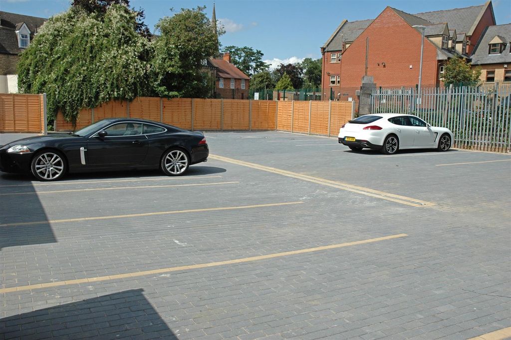 Property photo 3 of 14