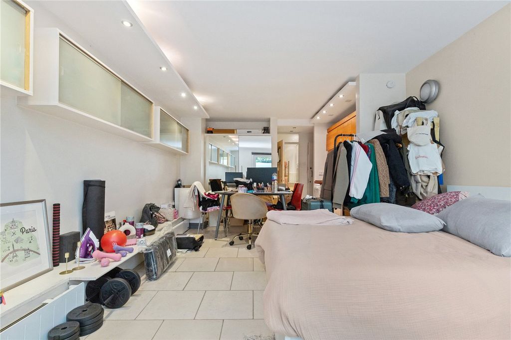 Property photo 3 of 11 Picture No. 35