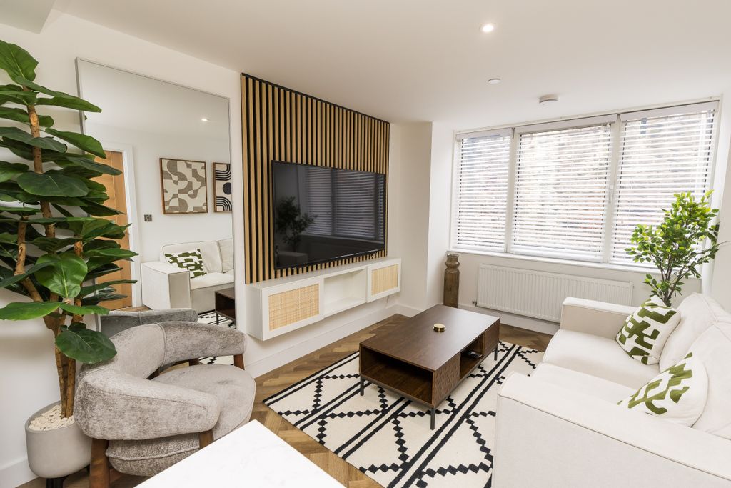 Property photo 2 of 17 14
