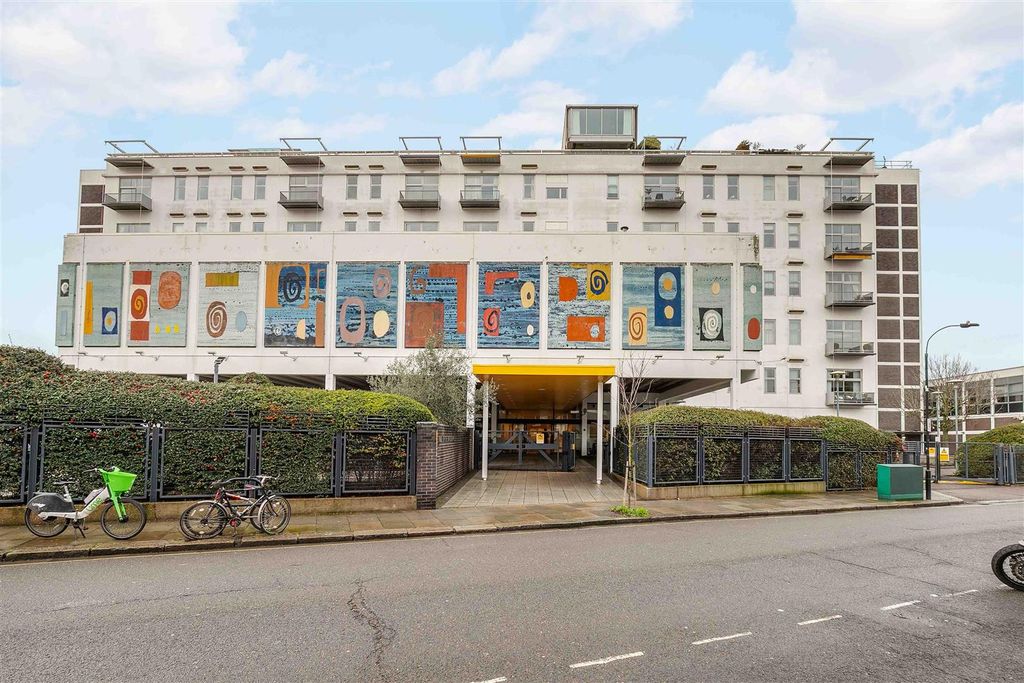 Property photo 1 of 13