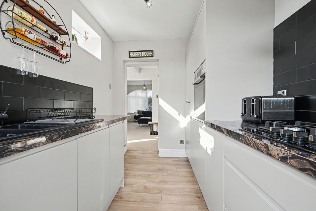 Property photo 3 of 16 Photo 8