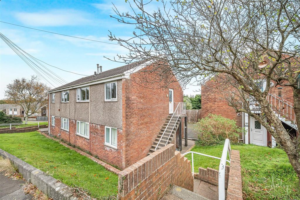 Property photo 1 of 11 18-P1291368.Jpg