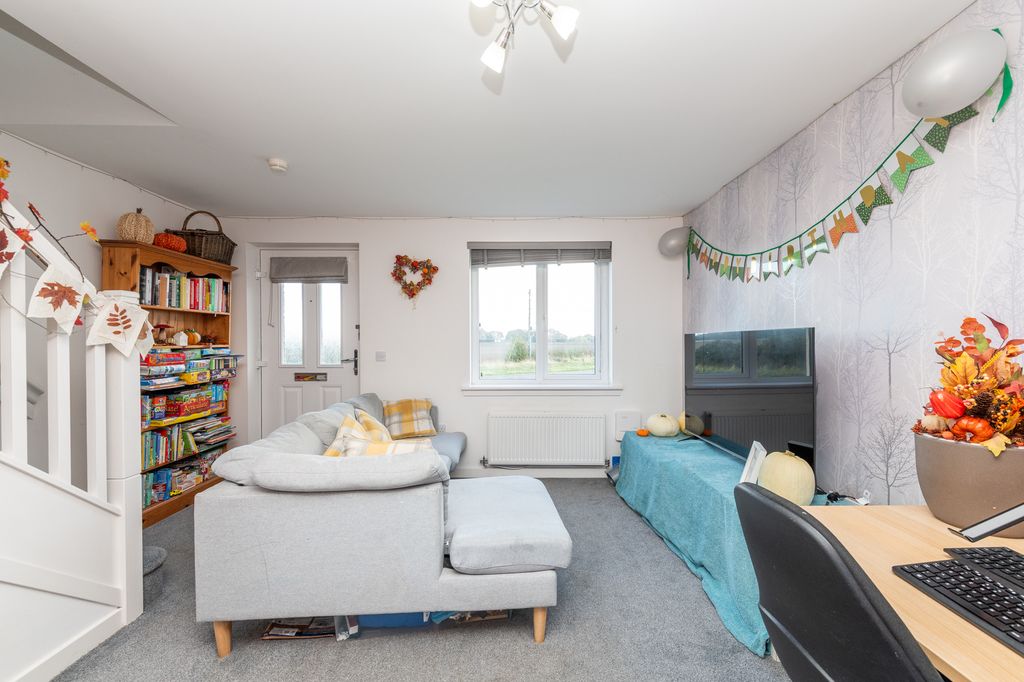 Property photo 2 of 37