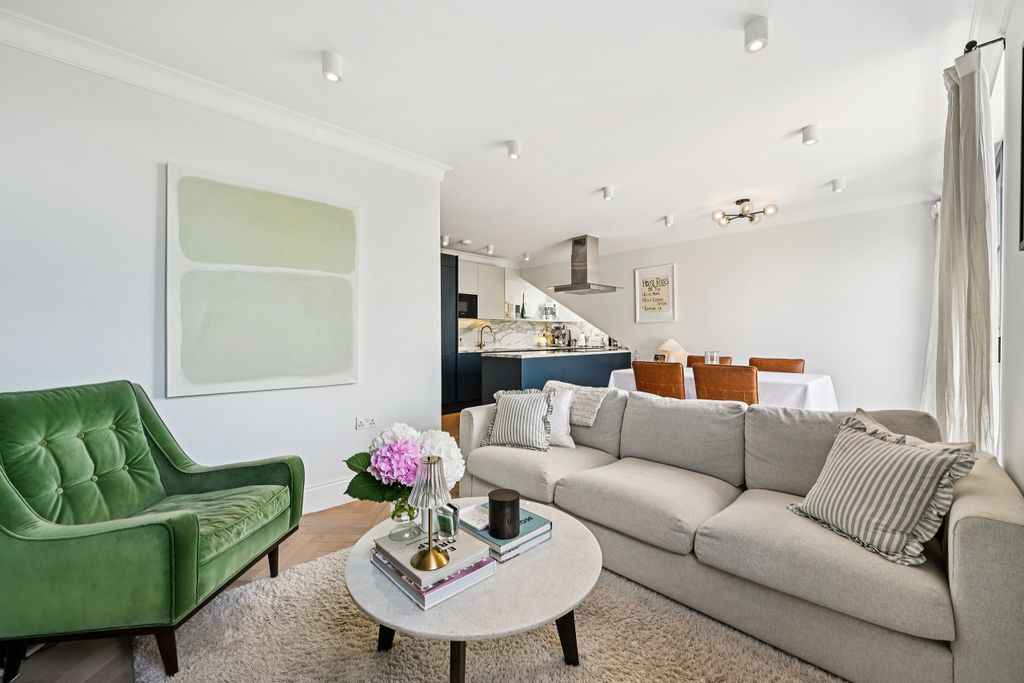 Property photo 1 of 24 Reception