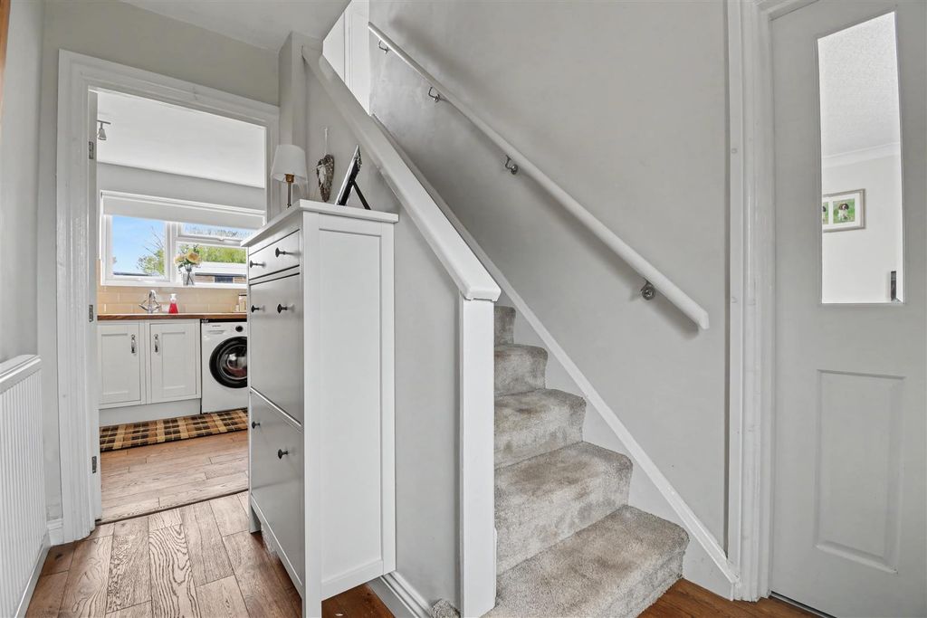 Property photo 3 of 26 Entrance Hallway