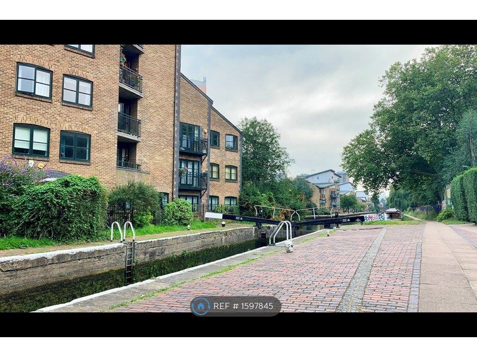 Property photo 2 of 24 View Of Hertford Lock House
