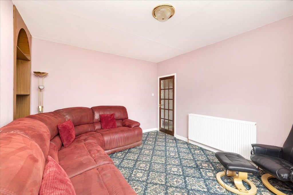 Property photo 3 of 23
