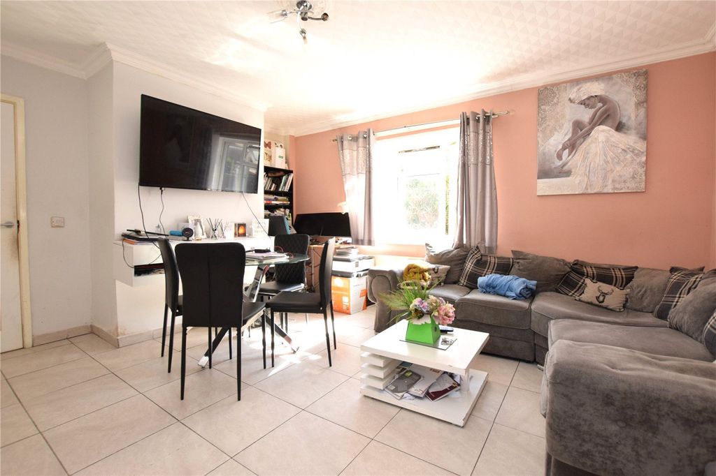 Property photo 2 of 14 Picture No. 04