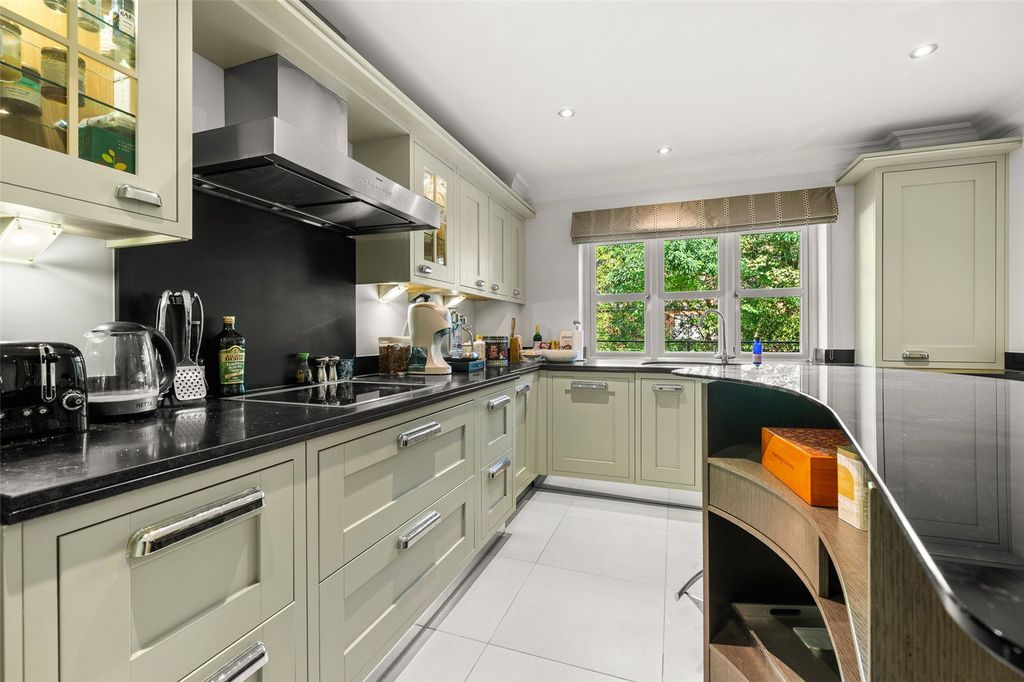 Property photo 1 of 18 Picture No. 10