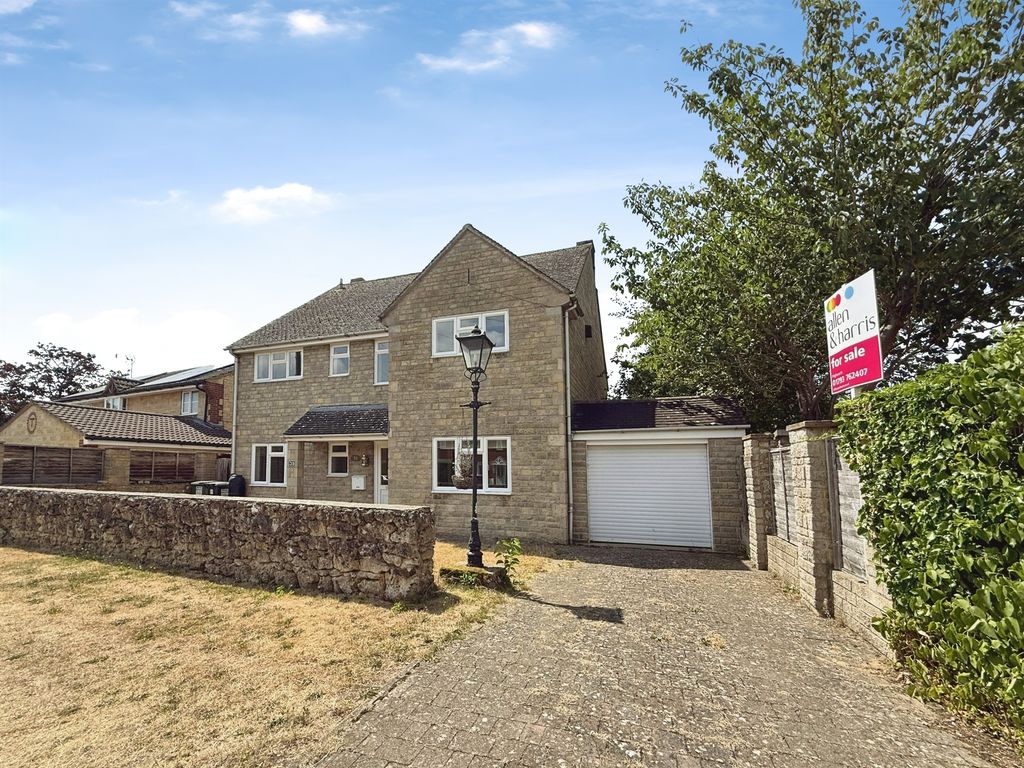 Property photo 3 of 23