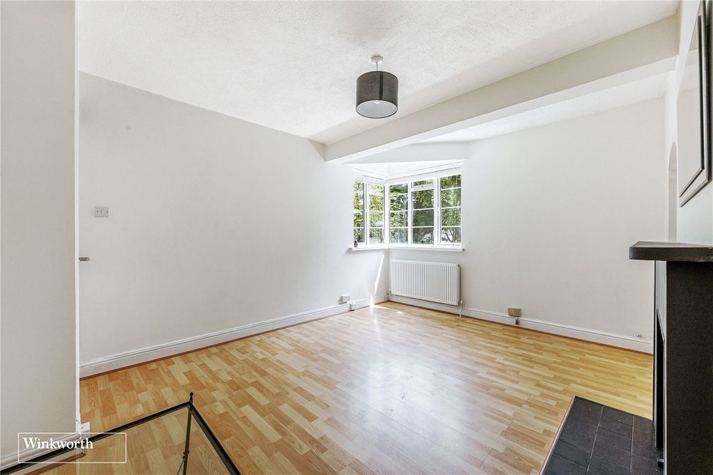 Property photo 3 of 11 Picture No. 02