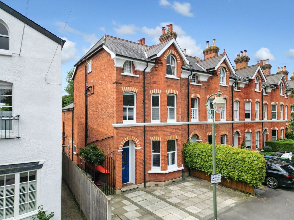 Property photo 2 of 13