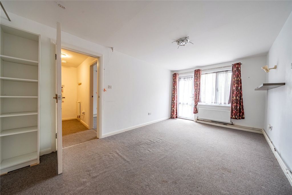 Property photo 2 of 14 Picture No. 13