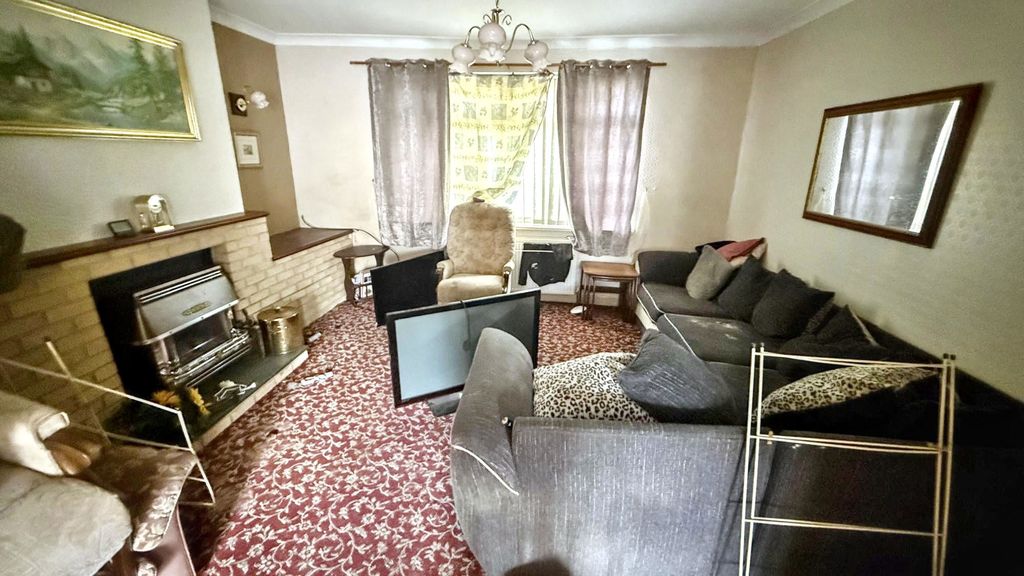 Property photo 2 of 9