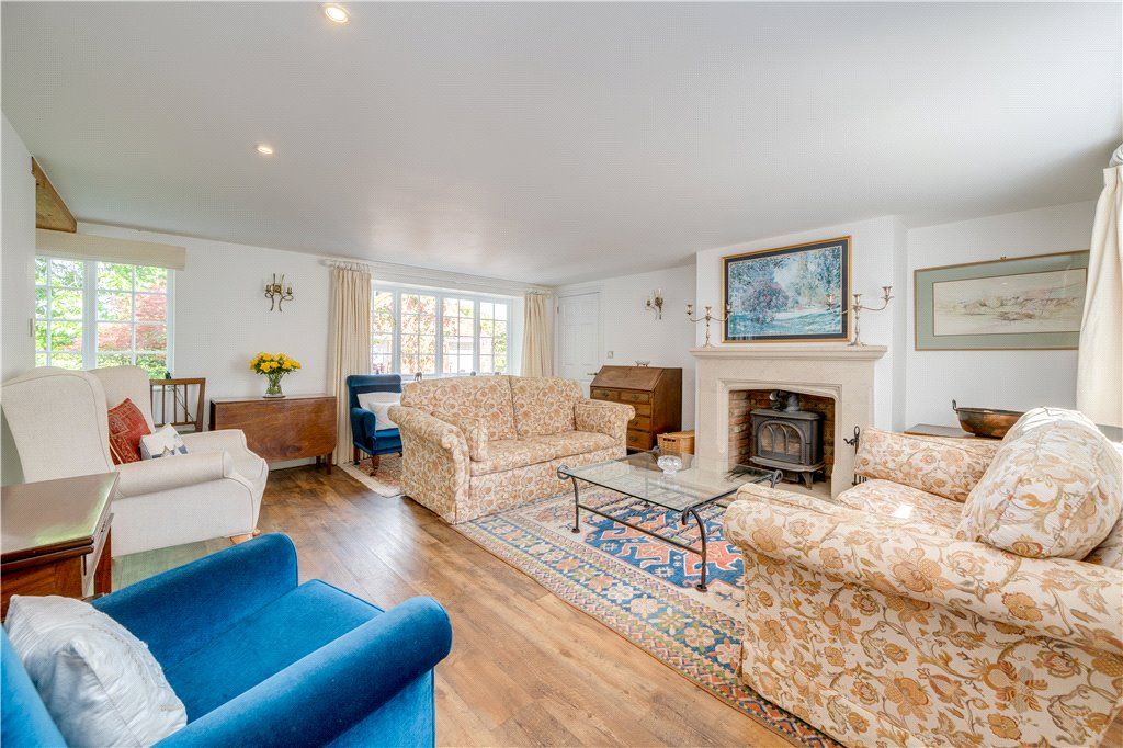 Property photo 3 of 31 Sitting Room