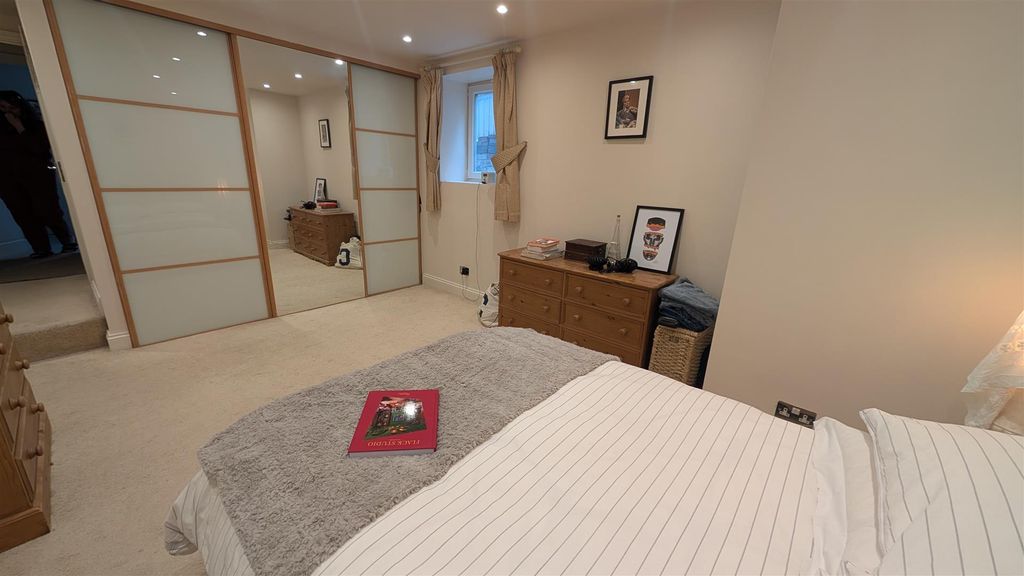 Additional image 6 of 2 bed flat to rentAlbany Terrace, Leamington Spa CV32