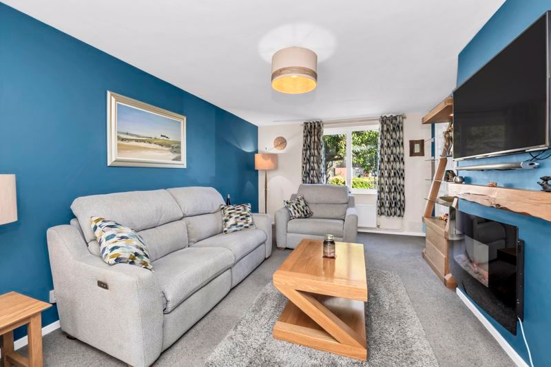 Property photo 3 of 19 Sitting Room